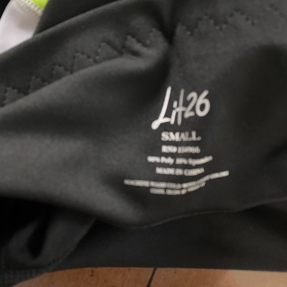 Lit 26 NWT Women's High Waisted Biker Shorts Size Small - Picture 3 of 5